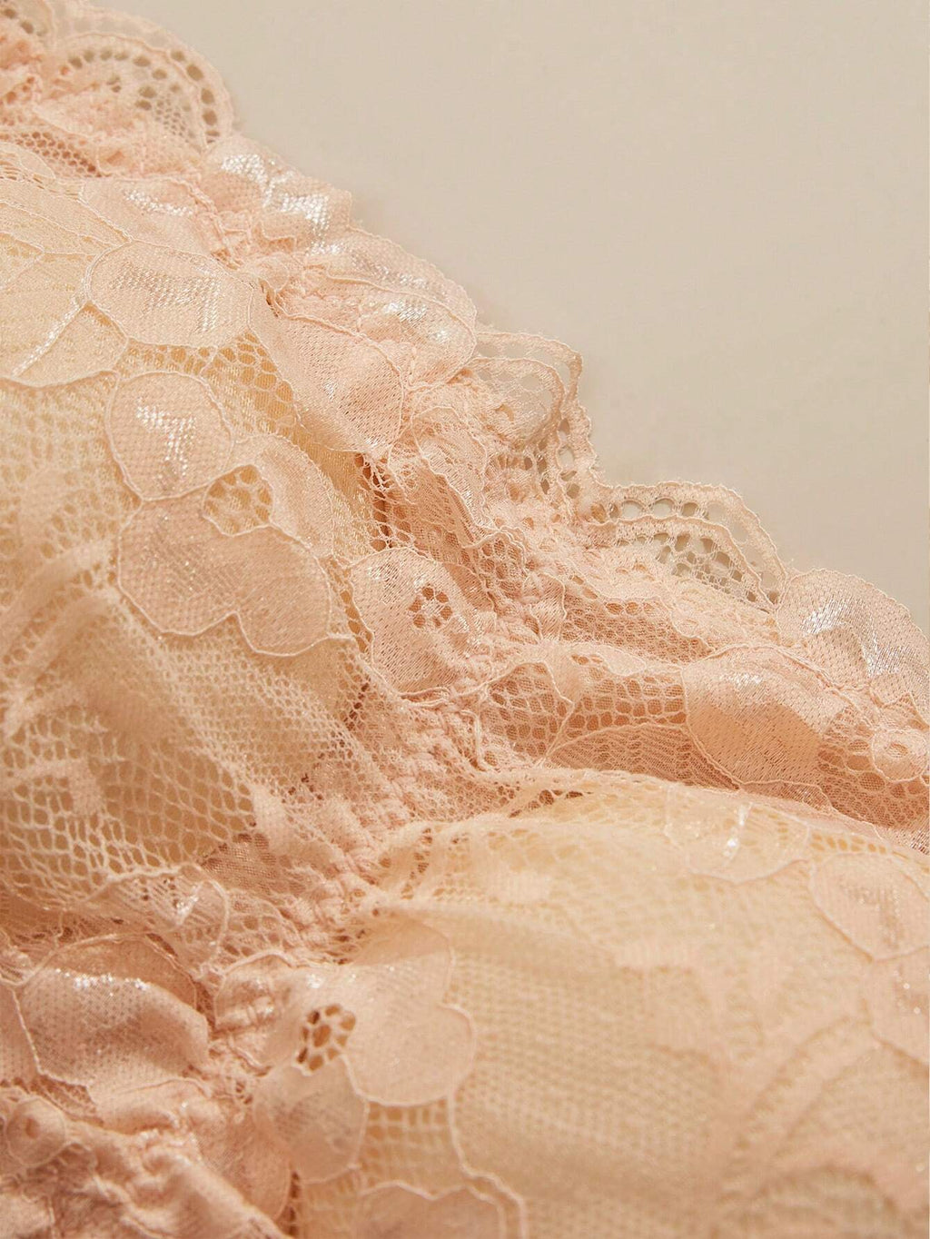 Buy 1 Get 1 Free 6 Piece Set Strapless Lace Bra