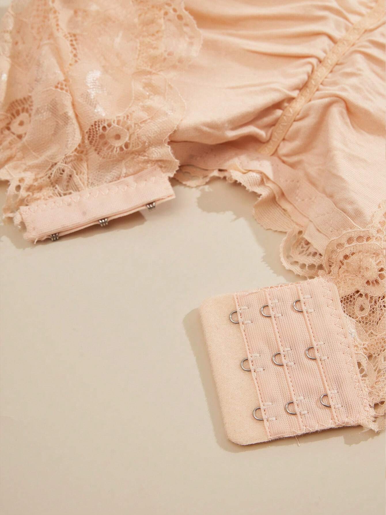 Buy 1 Get 1 Free 6 Piece Set Strapless Lace Bra